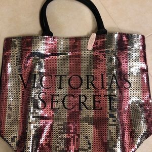 New with tag Victoria’s Secret tote